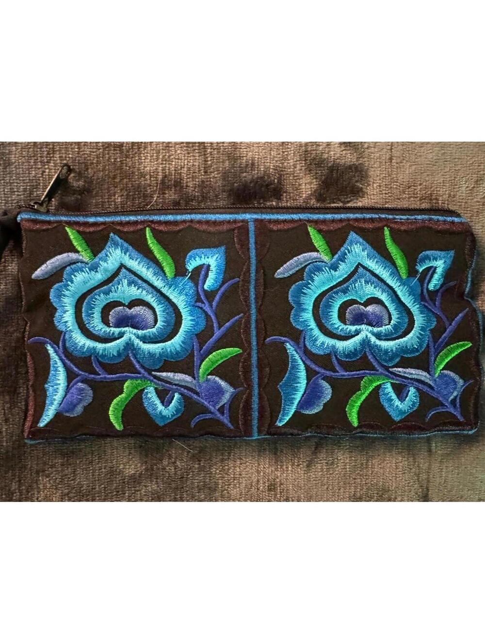 Mexican Embroidered Coin Purse with Zipper. Change Purse. Wallet